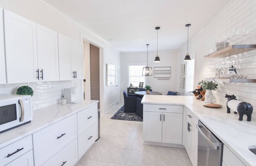 Belmont Historic District House | Newly remodeled luxury cottage in Belmont, NC Walk to Kevin Loftin Park