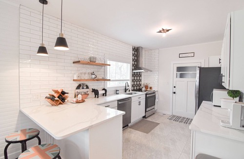 Belmont Historic District House | Newly remodeled luxury cottage in Belmont, NC Walk to Kevin Loftin Park