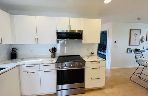 Clear Lake House | Newly remodeled Mid-Century Modern with a view!