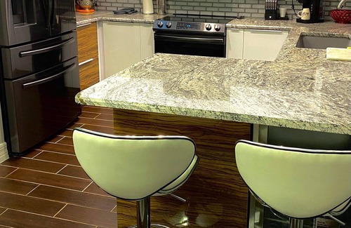 Palm Harbor House | Newly remodeled modern townhouse -15 minutes from Honeymoon Island.