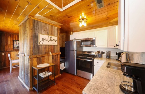 Gatlinburg - Pigeon Forge Cabin | Newly Remodeled Private Cabin - Hot Tub, Firepit, Video Arcade Game