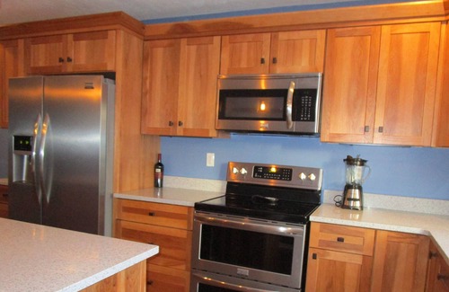 Beulah House | Newly Renovated in 2017/2018! Large 2 Acre Lot. Lots of Parking! Has AC!