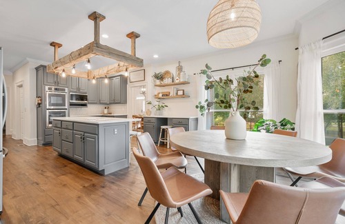 Jackson County Other | *Newly Renovated Luxury Designer Farmhouse on a 35-Acre Farm, Private and Gated!