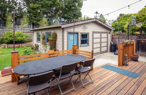 North Berkeley Cottage | Newly renovated modern guest house in lovely neighborhood!