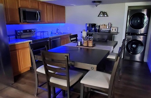 The Meadows House | Newly renovated private downstairs cottage