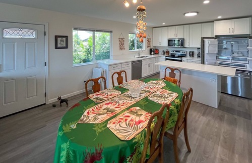 Nanakuli House | Newly renovated three bedroom with private lanai, A/C, WIFI, close to the beach