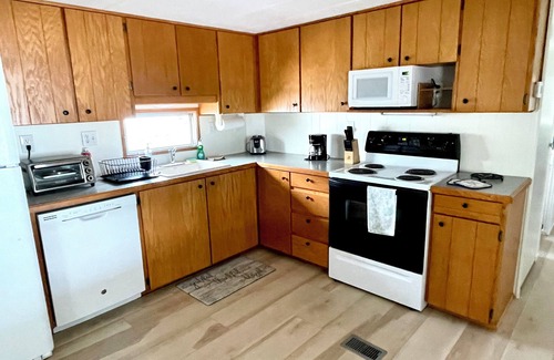 New Port Richey House | Newly Renovated + Great Location by Historic New Port Richey & the Ocean/Beach!