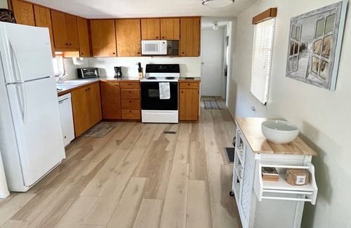 New Port Richey House | Newly Renovated + Great Location by Historic New Port Richey & the Ocean/Beach!