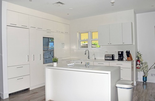 West Bay Villa | Newly updated luxury 4-bed, 4-bath villa with private pool and beach