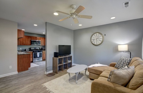 Gary House | NewVrbo Cozy Ranch Near Casino,Indiana Dunes,Hospitals,Refinery,Firepit,big yard