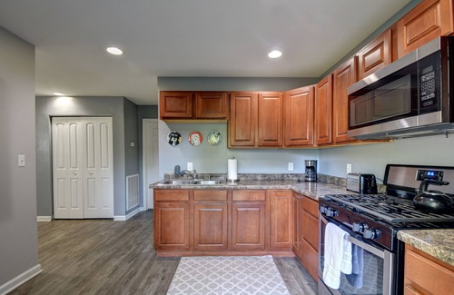 Gary House | NewVrbo Cozy Ranch Near Casino,Indiana Dunes,Hospitals,Refinery,Firepit,big yard