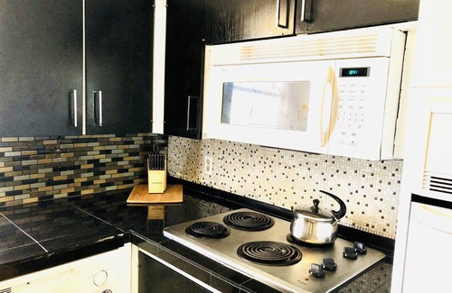 Beverly Green Apartment | next to Strip 3BRVegas LVCC-1mile walk bestSpot Thanksgiving SemaShow 35%off