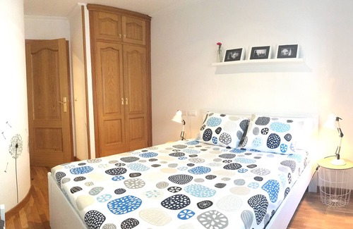 La Coruna Apartment | ❤️ Next to the beach, cleanliness, walk everywhere, 4 free bikes, free garage