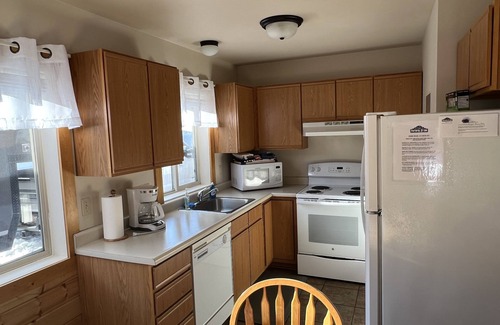 West Yellowstone House | Nez Perce Creek Cabin: a Luxury of a Truly Comfortable and Impeccably Clean Home