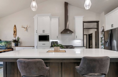 Little Suamico House | NFL Draft 2025 Modern New Build 4-bedroom 3 bath house in Little Suamico.