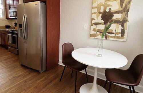 Ravenswood Apartment | Nice 1BR Spot, Unwind & Relax