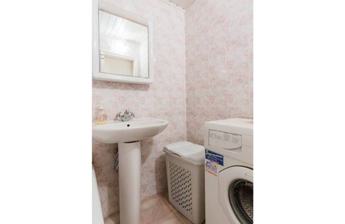 Zavodskoy District Apartment | Nice 2 bedroom apartment - Within walking distance to the Metro Station