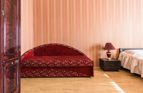 Zavodskoy District Apartment | Nice 2 bedroom apartment - Within walking distance to the Metro Station