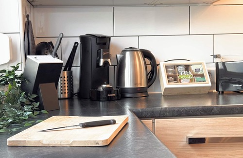 Suedviertel Condo | Nice 2 rooms near the main station