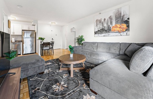 North Brookline Apartment | Nice 2bd/1.5ba Next to BU 8949