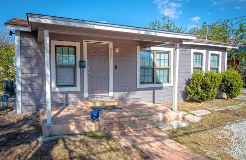 Arena District House | Nice 3B 2BA Near Downtown 2 Min AtandT Center