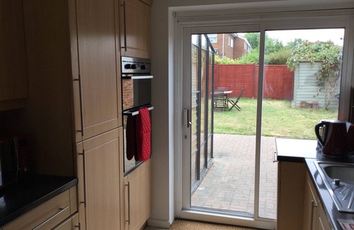 Basildon House | Nice 4 Bed house near Basildon Town Centre sleeps 8