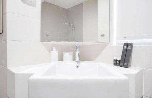 Ragunan Apartment | Nice and Comfort 2BR at Pejaten Park Apartment By Travelio