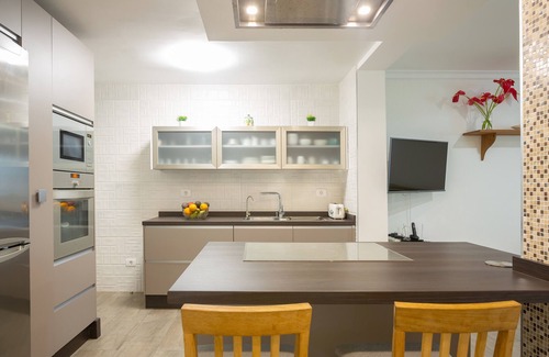 Galdar House | Nice and comfortable Casa Avenida del Agujero, right on the beach