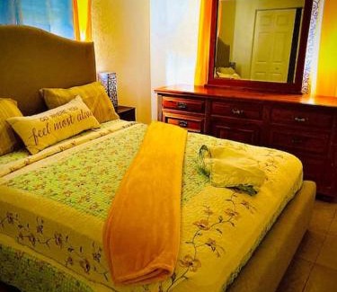 Oakland Park House | Nice and Quiet 2 beds 1 bath in Oakland FL