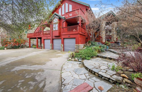 Three Rivers Cabin | Nice and quiet cabin, river front, close to Sequoia National Park, fast WiFi