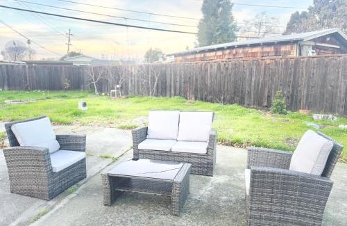 Shoreview Apartment | Nice and tranquil house 7 mins away from SFO