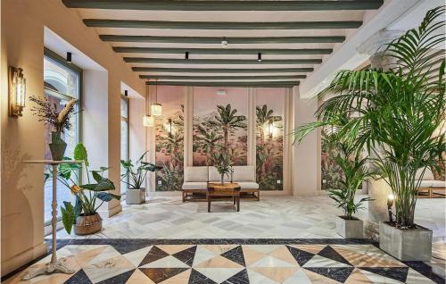 Old Town Apartment | Nice Apartment In Cádiz With Wifi