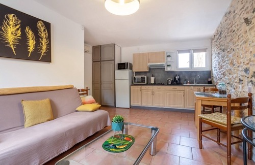 Claira Apartment | Nice Apartment in Claira' with Wi-Fi and air conditioning