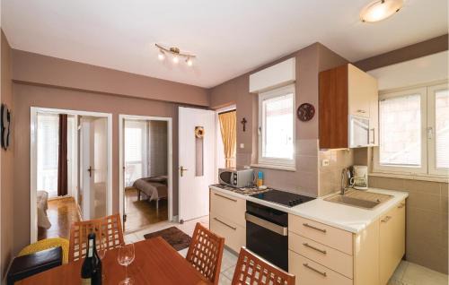 Novigrad Apartment | Nice Apartment In Novigrad With Kitchen