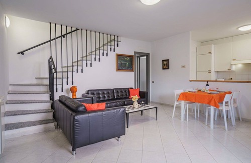 Ameglia House | Nice apartment in villa for 5 guests with WIFI, TV, terrace and pets allowed, close to La Spezia