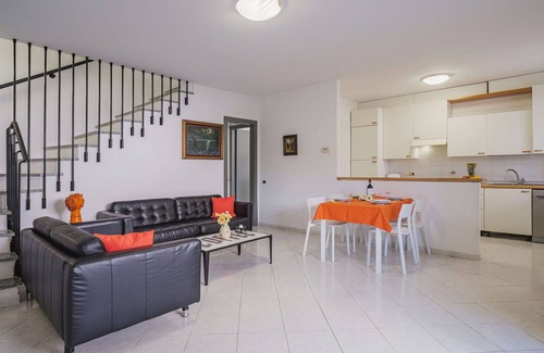 Ameglia House | Nice apartment in villa for 5 guests with WIFI, TV, terrace and pets allowed, close to La Spezia