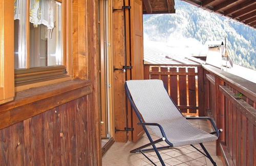 San Giovanni di Fassa House | Nice apartment in villa for 8 guests with WIFI, TV, balcony, pets allowed and parking