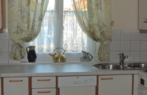 Meidling Apartment | * Nice apartment right next to Schönbrunn Palace Park, own car park