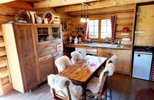 Klagenfurt-Wolfnitz Ski Chalet | Nice chalet in Klagenfurt with hot tub