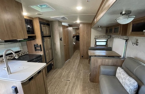 Bigelow House | Nice Camper Trailer at RV Campground. Avail. 4-5-24 thru 4-9-24. Queen in Master