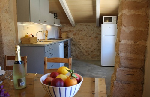 S'alqueria Blanca House | Nice cottage for a couple who loves romantic places!