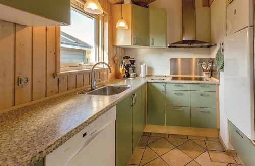 Hasmark Strand House | Nice home in Otterup with kitchen