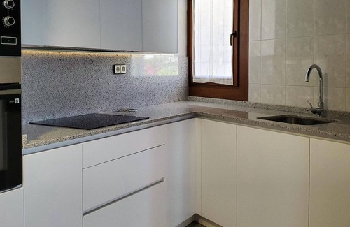 Samieira House | Nice home in Raxo with WiFi