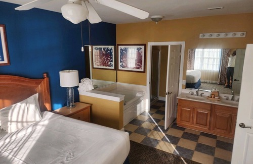 Myrtle Beach Resort | Nice quiet area, 10 min from the beach, indoor/outdoor pools, jacuzzi in room