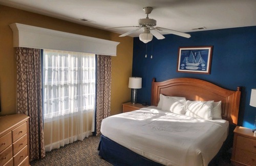 Myrtle Beach Resort | Nice quiet area, 10 min from the beach, indoor/outdoor pools, jacuzzi in room