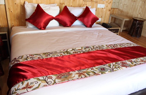 Sudarbal Hotel | Nigeen Lake View Resort