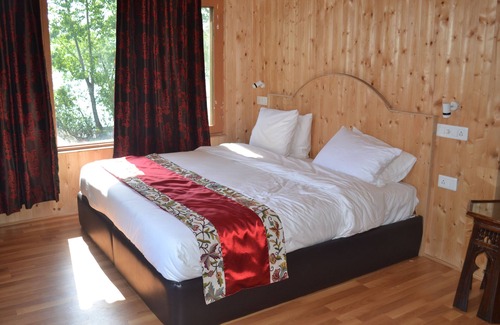 Sudarbal Hotel | Nigeen Lake View Resort