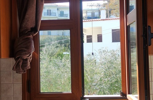 Gialiskari Apartment | Nikos Apartments A3 - One Bedroom Apartment, Sleeps 5