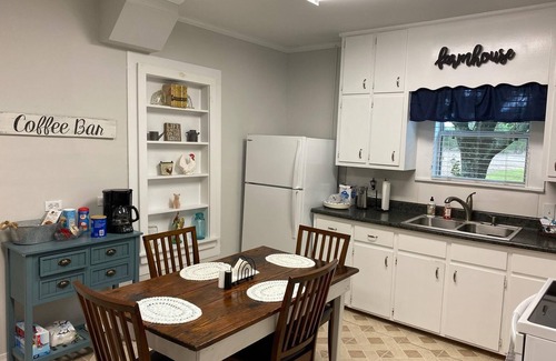 Fairhope House | Nina's Cottage - aka Grandma's House of Silverhill