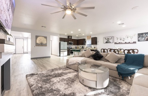 Elk Grove House | Nirvana Homes: Spacious Getaway w/Sparkling Pool & 2 King Suites